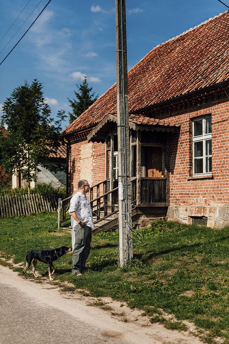 Marcin Meller patrzy na dom 