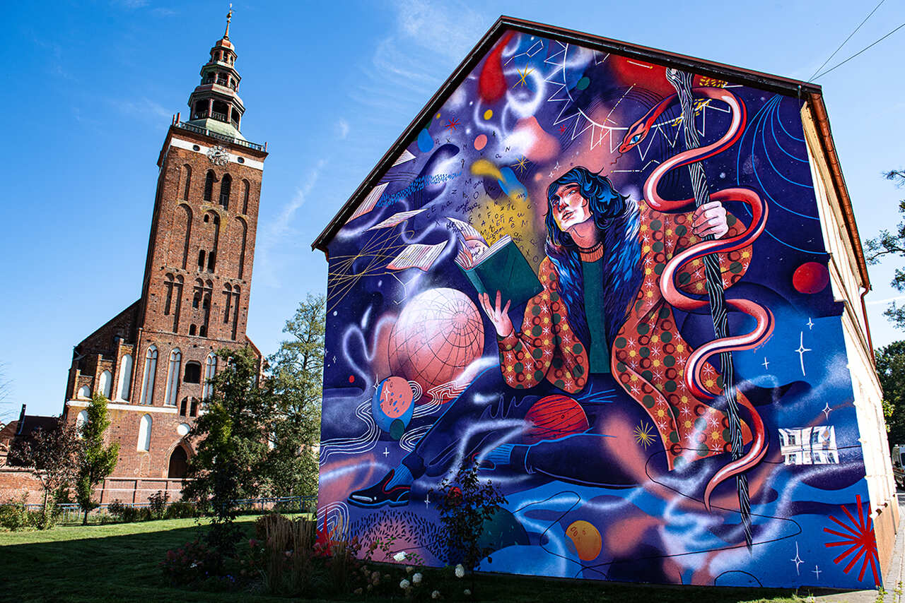 Mural przedstawiający Mikołaja Kopernika w Lidzbarku Warmińskim 