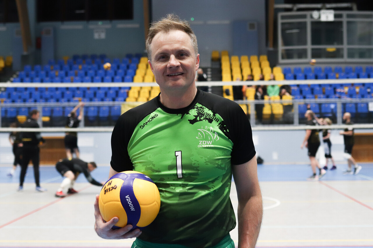 Marszałek Marcin Kuchcińsk - gra w siatkówkę